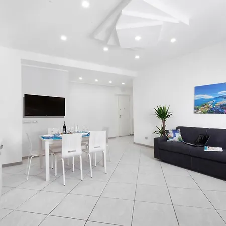 Lux Fabulous Sorento Апартаменты
